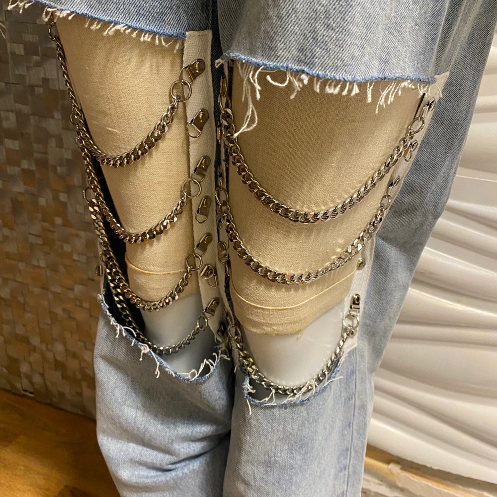 LF Jeans w chains size 28